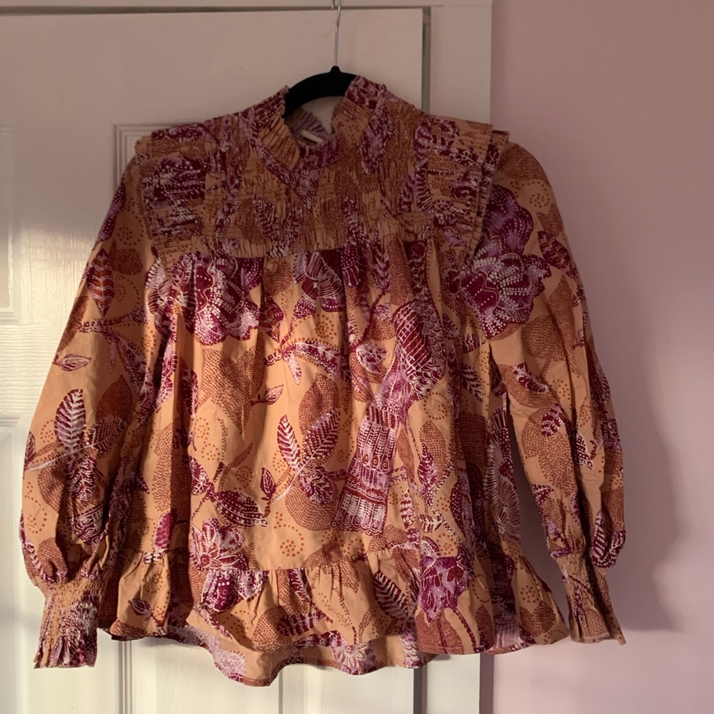 Love the label collar button shirt print